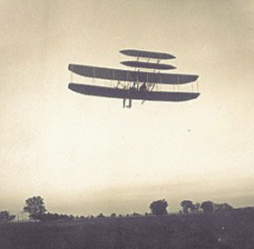 Photograph taken in 1905 of the aircraft in flight