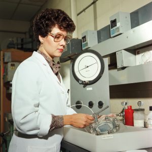 Gonzalez-Sanabria in lab.