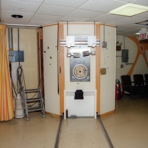 Neutron therapy equipment